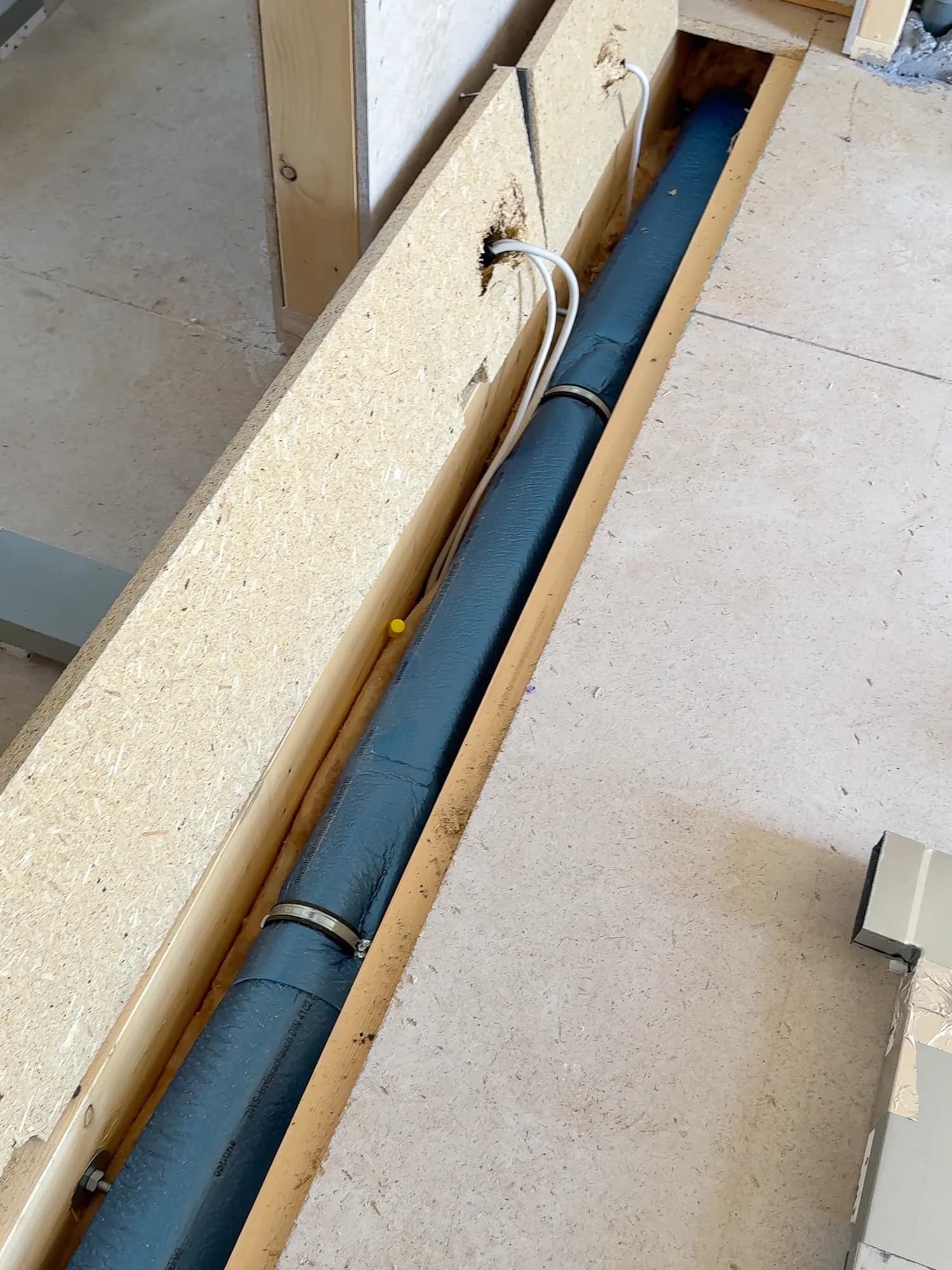 Bodenkanal der Lüftungsanlage im Rohbau