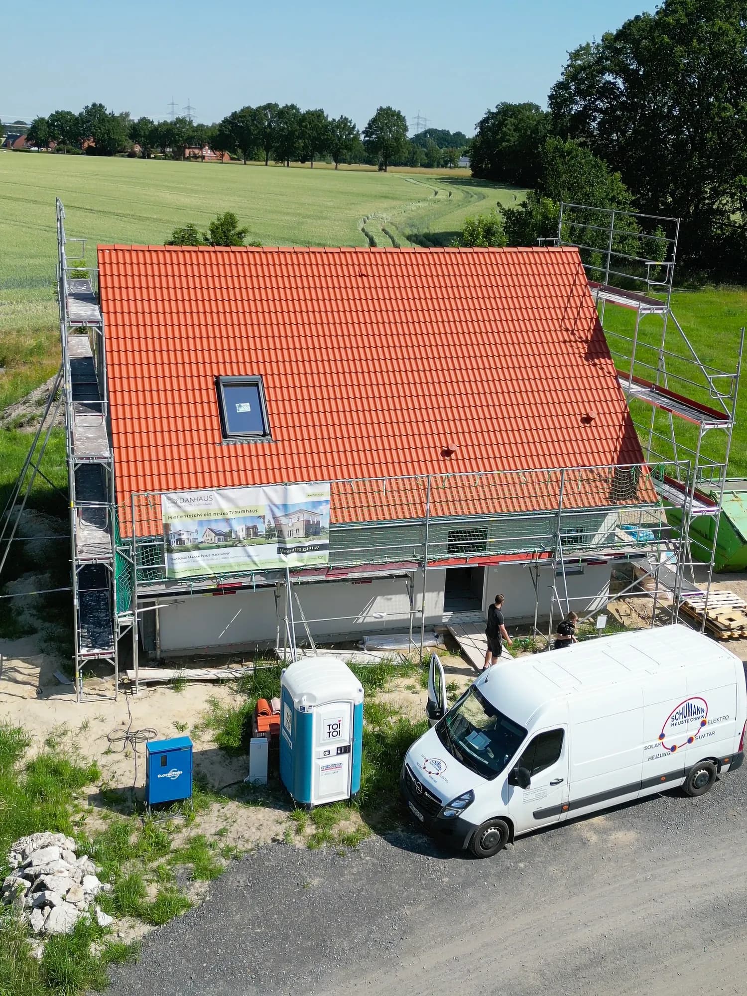 Von Schumann Haustechnik realisiertes Neubau-Referenzobjekt aus der Luft